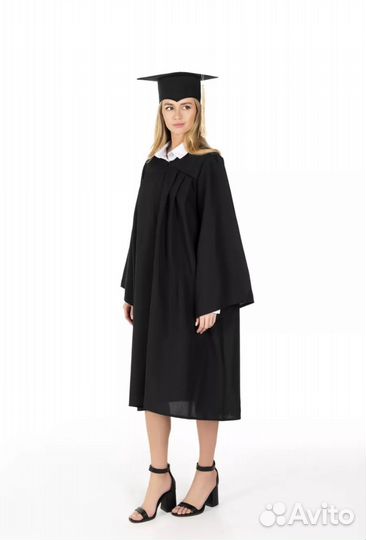 Мантия выпускника с шапочкой