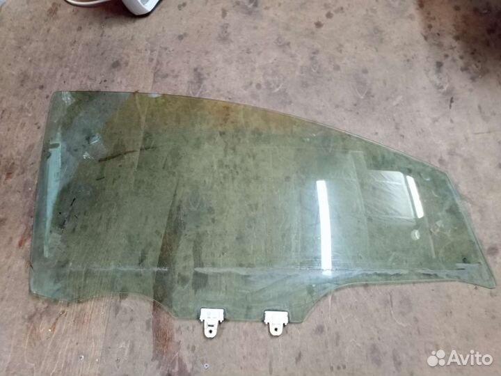 Правое переднее стекло Ниссан Ноут