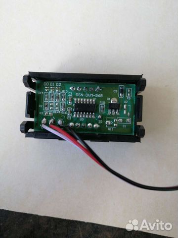 Цифровой вольтметр зеленый