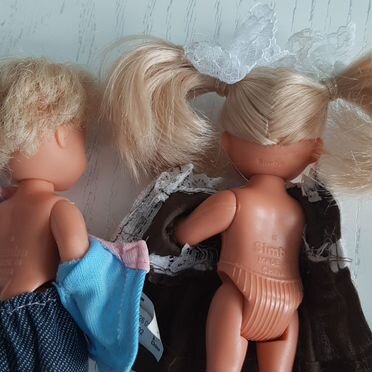 Набор кукол и одежды