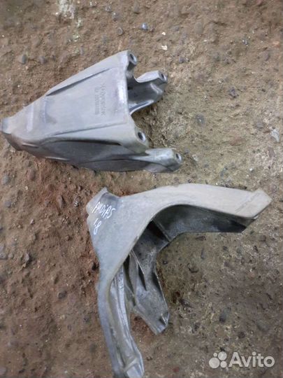 Audi a5 8t кронштейн двс