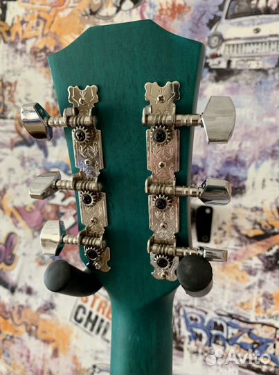 Акустическая гитара