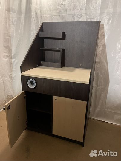 Стойка для кофейни самообслуживания