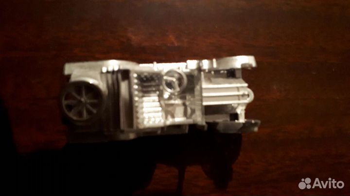 Модель автомобиля - кабриолета (фордv8)