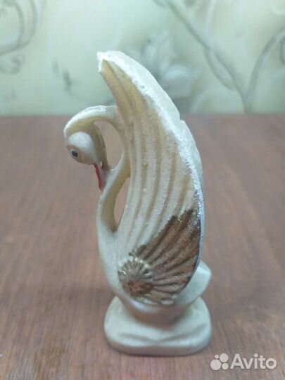 Статуэтка лебедь