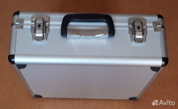 Стильный набор для игры в покер 600 фишек