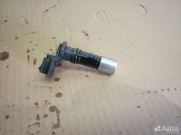 Датчик положения коленвала Toyota Land Cruiser