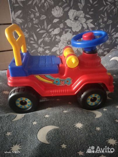 Машинка-каталка