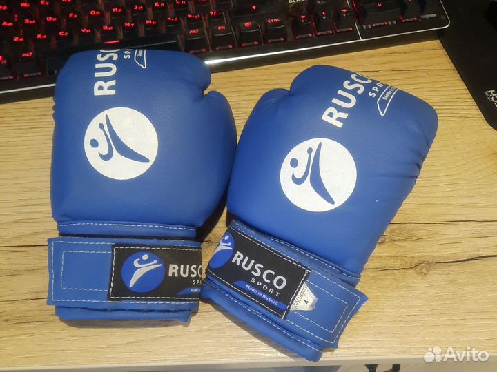 Боксерские перчатки детские 4