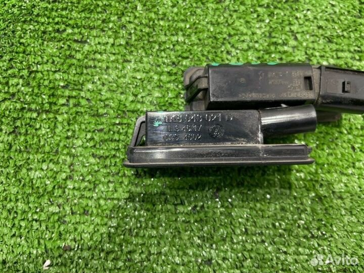 Подсветка номера задняя Volkswagen Golf MK7 CPT