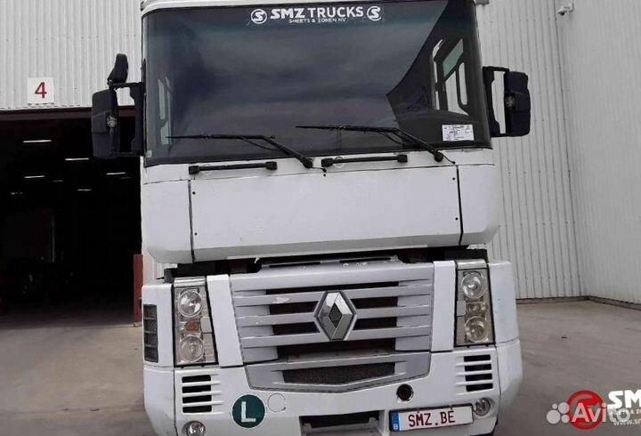 Pазбираем грузовик Renault Magnum III 2001-2008