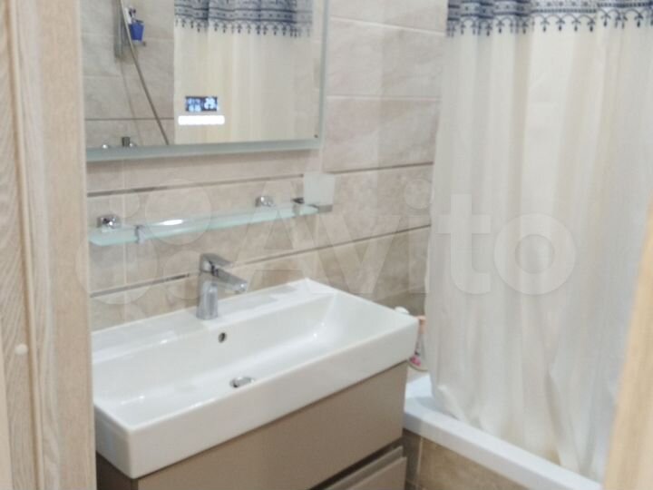 Комната 17 м² в 2-к., 18/25 эт.