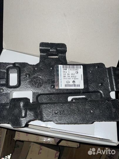 Наполнитель бампера передний левый Opel Astra H