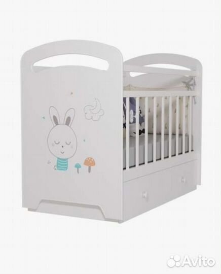 Детская кроватка с маятником и ящиком