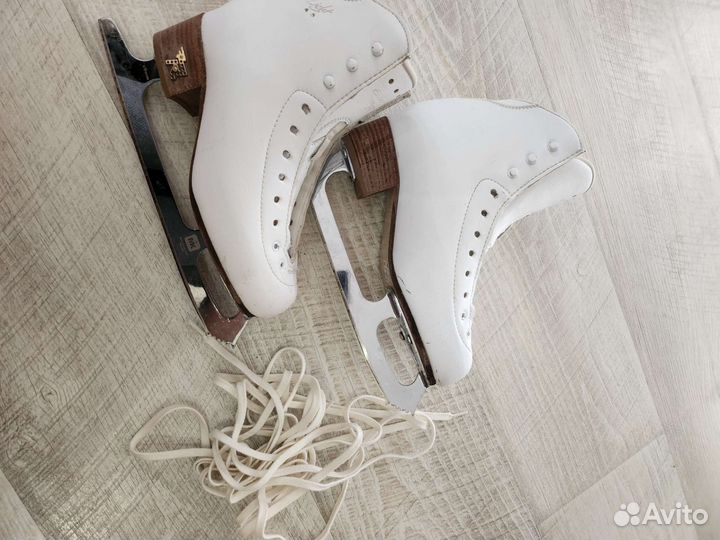 Коньки для фигурного катания risport