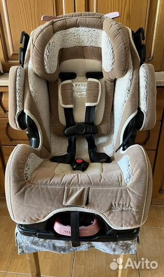 Автомобильное кресло