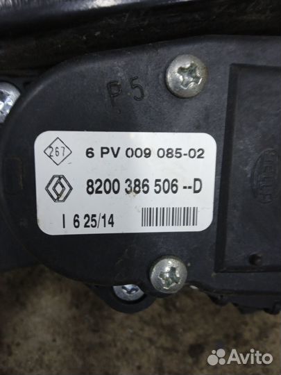 Педаль газа Renault Duster 1