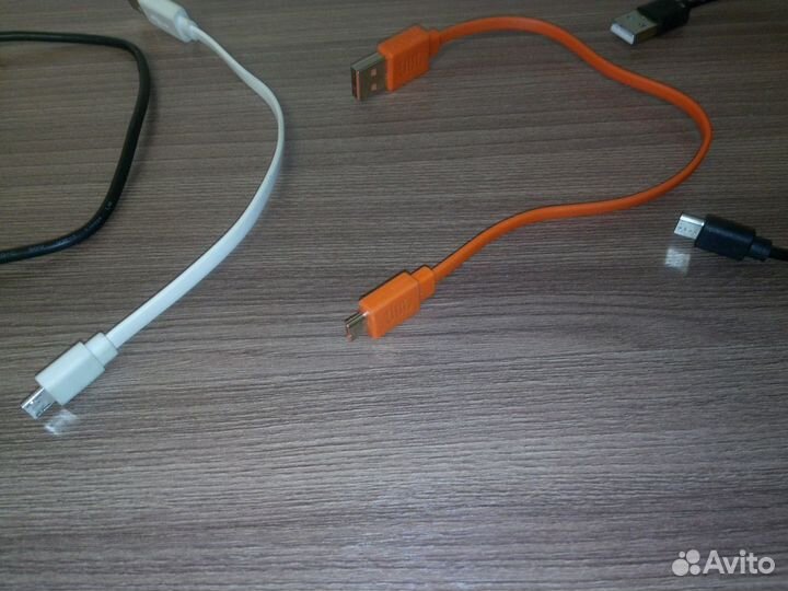 Кабели micro USB разные + зарядка