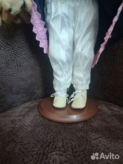 Кукла фарфоровая коллекционная