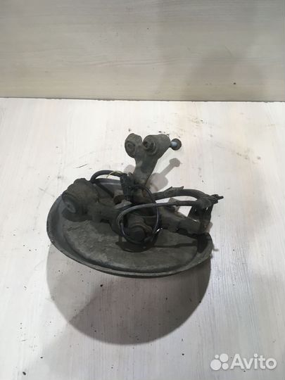 Кулак поворотный задний левый Ауди А4 Б6 1.8т