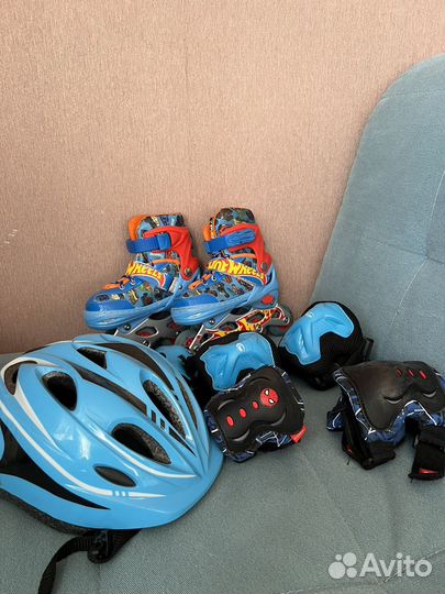 Роликовые коньки детские с шлемом и защитой
