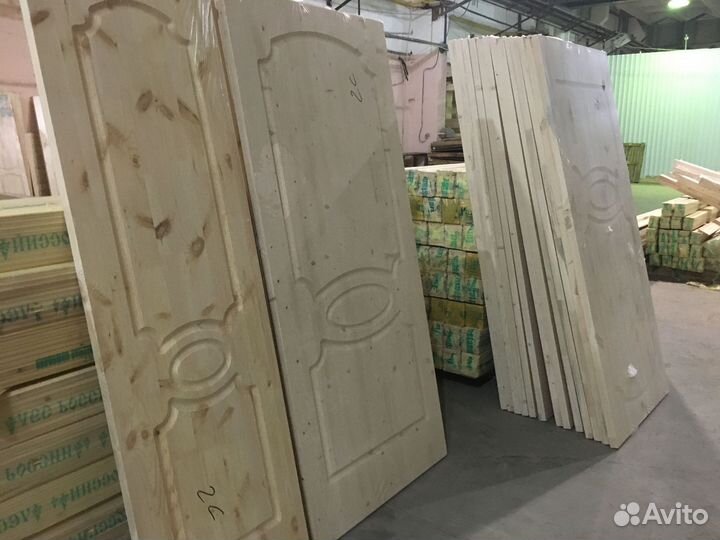 Двери межкомнатные из массива