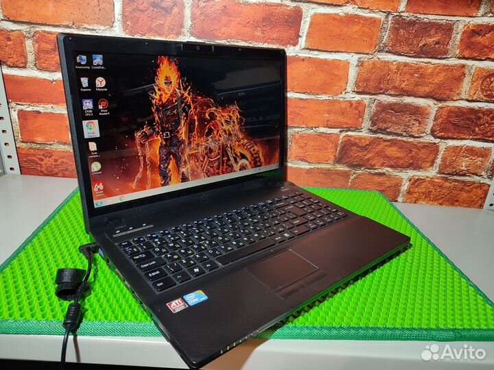 DNS W765CUH - Core i3 \ 3 Озу \ 512 Видео \ 250 HD