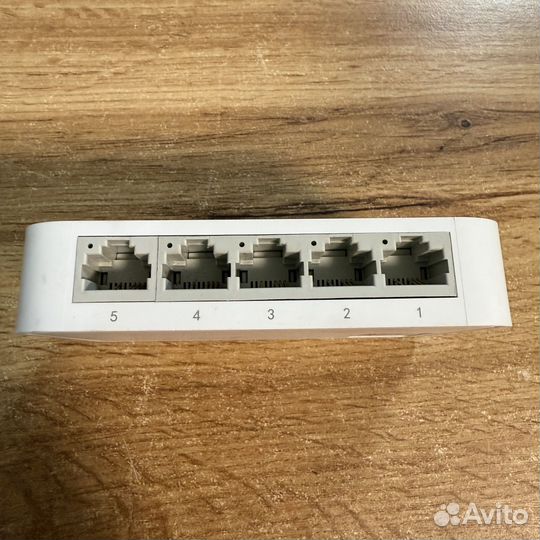 Коммутатор для интернета TP-Link TL-SF1005D