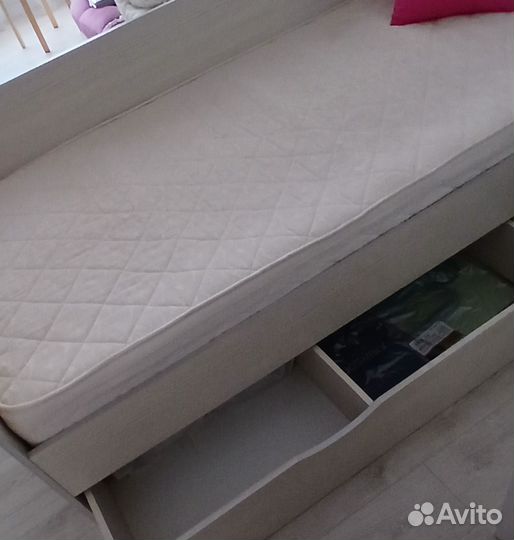 Кровать односпальная с матрасом бу