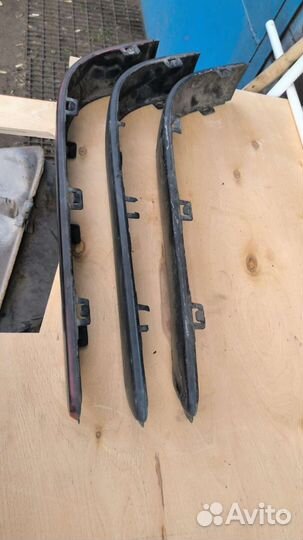 Правый молдинг заднего бампер Audi 80B4 8A0807422A