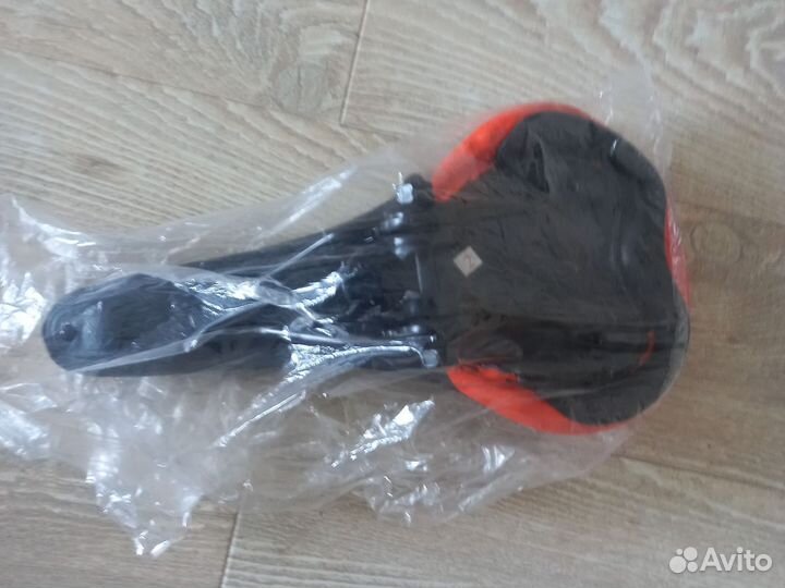 Седло для велосипеда кожаное