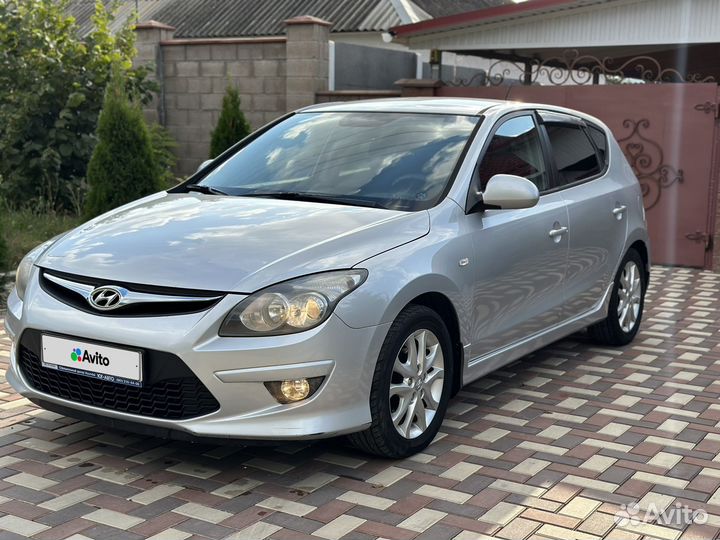 Hyundai i30, 2011