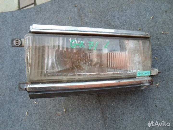 Фара левая Mark 2 GX71