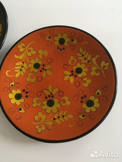 Сувенирные три тарелки настенные