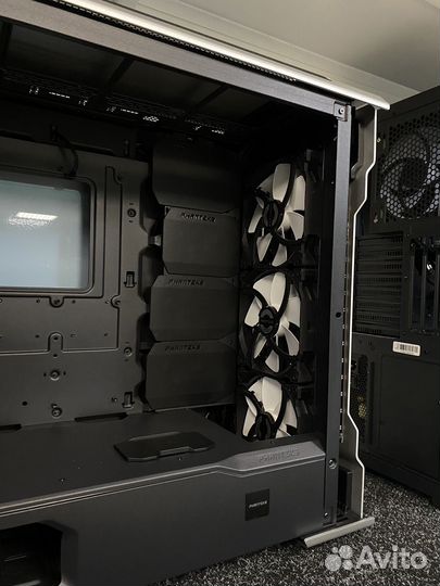 Phanteks evolv x