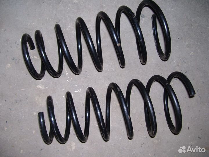 Хендай элантра XD пружина задняя