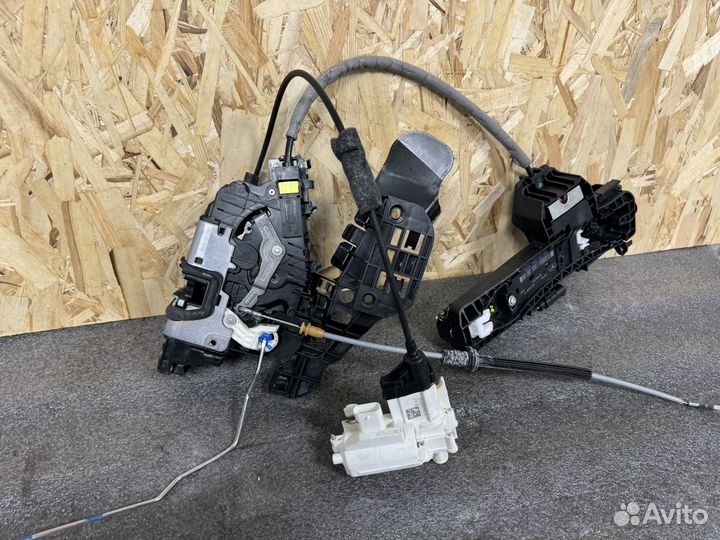 Замок с доводчиком передний правый GLE GLS W166