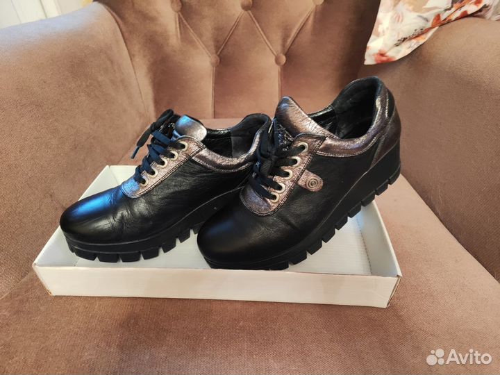 Ботинки женские 39 размер