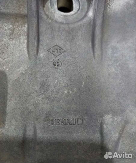 Кронштейн генератора Renault Duster