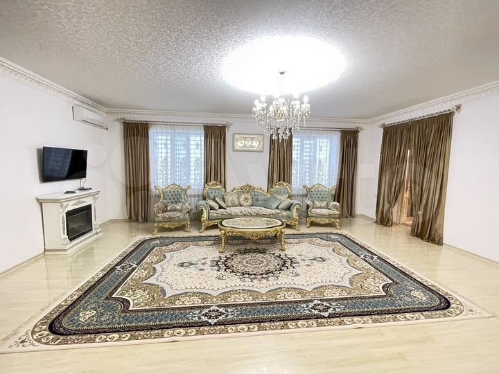 Дом 307 м² на участке 4 сот.