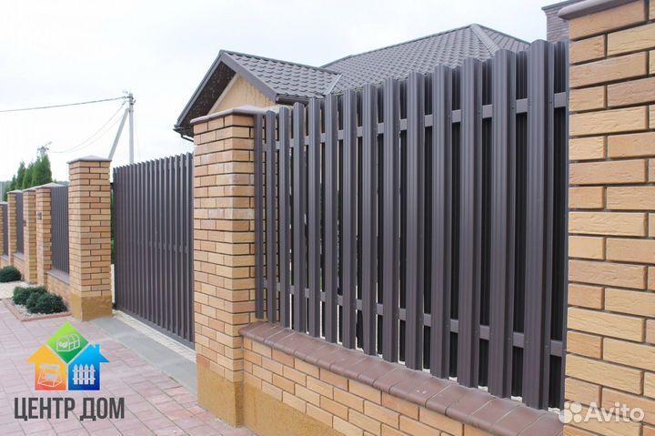 Забор из евроштакетника