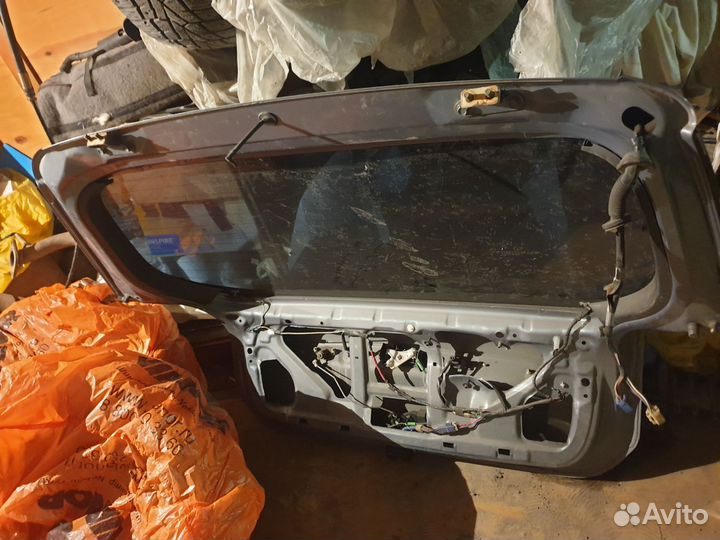 Крышка багажника Toyota Corolla 2001-2006