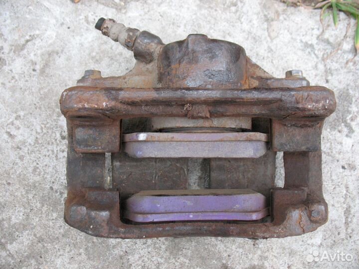 Передний суппорт левый/правый Renault Megane 2