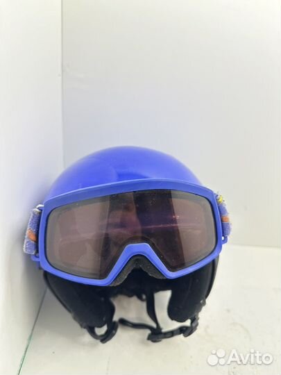 Горнолыжный шлем и очки