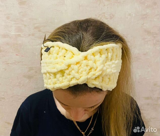 Повязка на голову вязаная