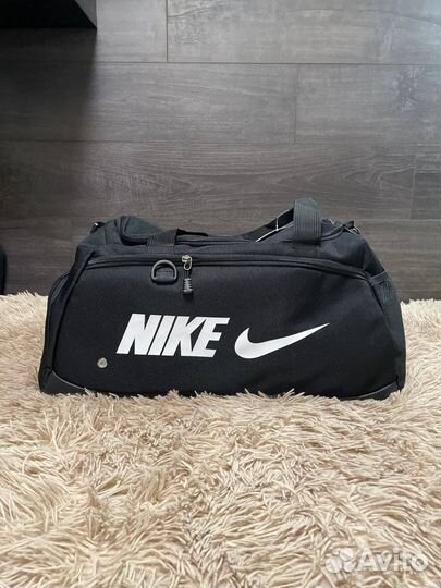 Сумка Nike с Клапоном