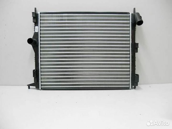 Радиатор охлаждения Ниссан Альмера g15 2012 - нв
