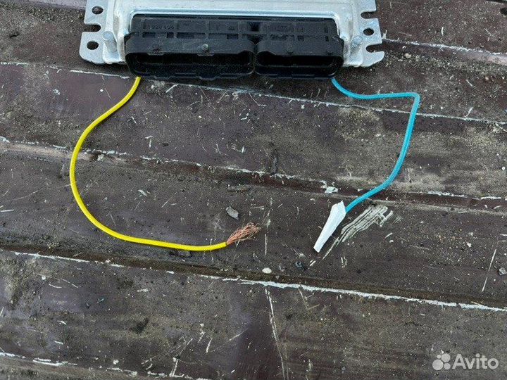 Блок управления двигателем LADA Niva 1.7 2009