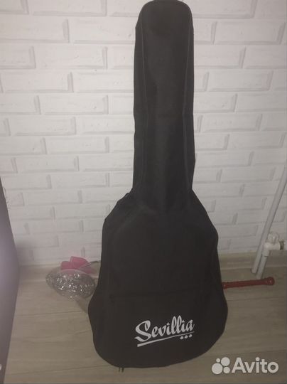 Акустическая гитара