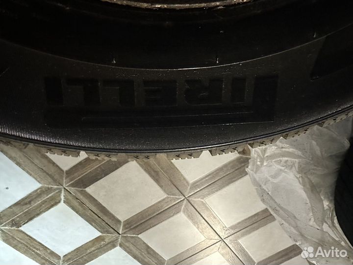 Pirelli Ice Zero 215/65 R16